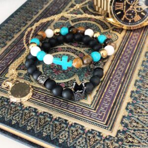 Grey agate gemstone bracelet with a boho design, perfect for everyday wear.