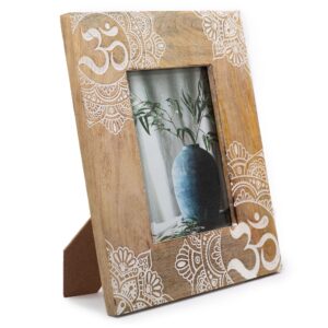 Large mango wood picture frame featuring a mandala design in white.