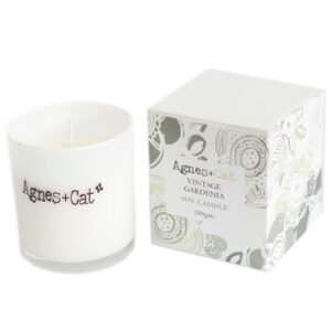 Votive candle with a soft floral scent inspired by vintage garden blooms.