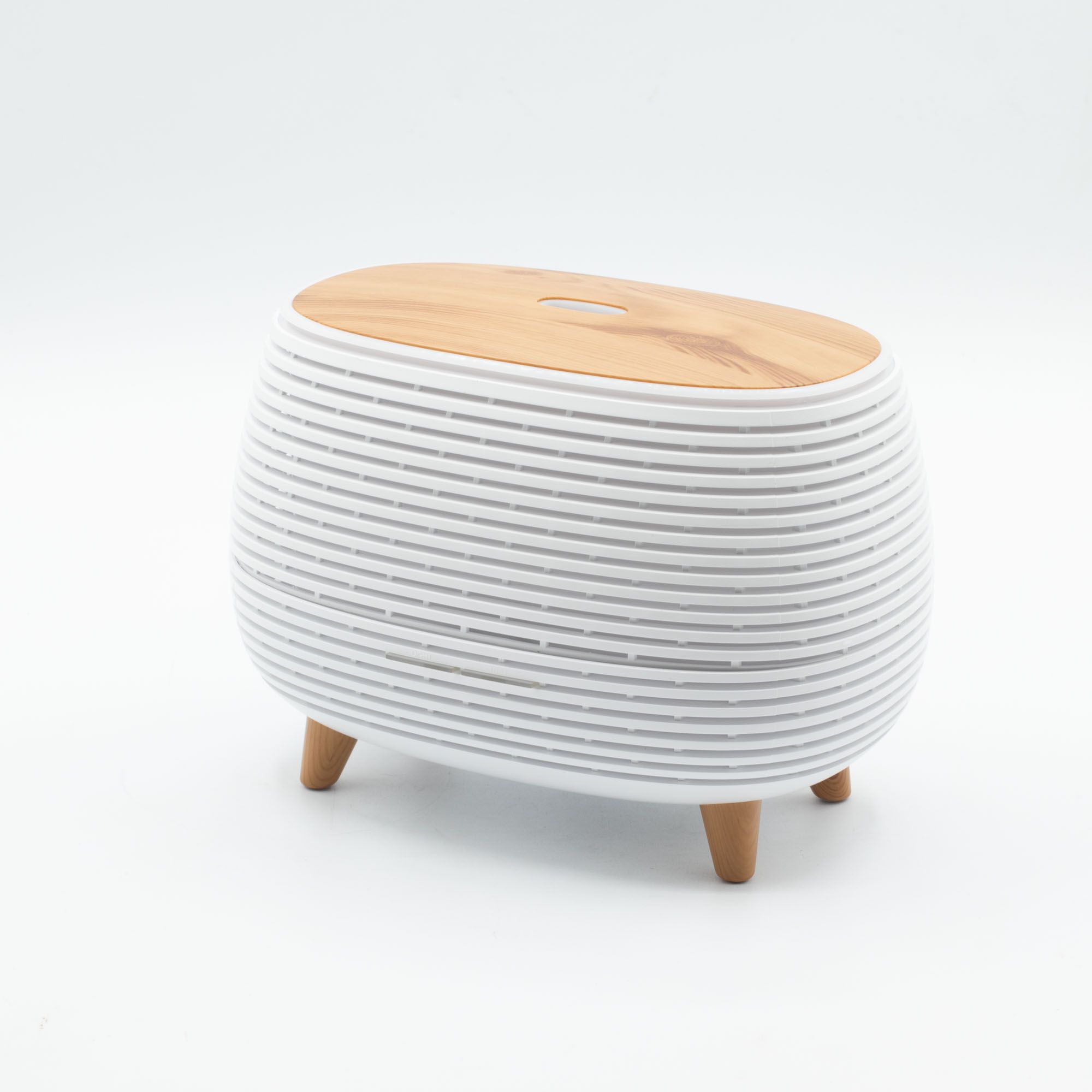 Modern ribbed aroma diffuser with wood-effect top and colour-changing light.