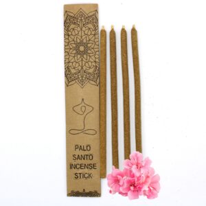 Large Palo Santo incense sticks with a fresh flowers scent for a calming atmosphere.