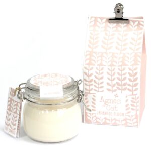 Kilner jar candle with a soft floral fragrance inspired by spring gardens.