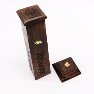 Elegant tapered incense tower made from mango wood for a calming atmosphere.