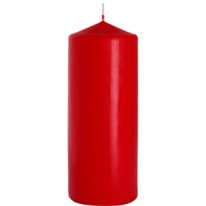 Red pillar candle with a long burning time of 90 hours.