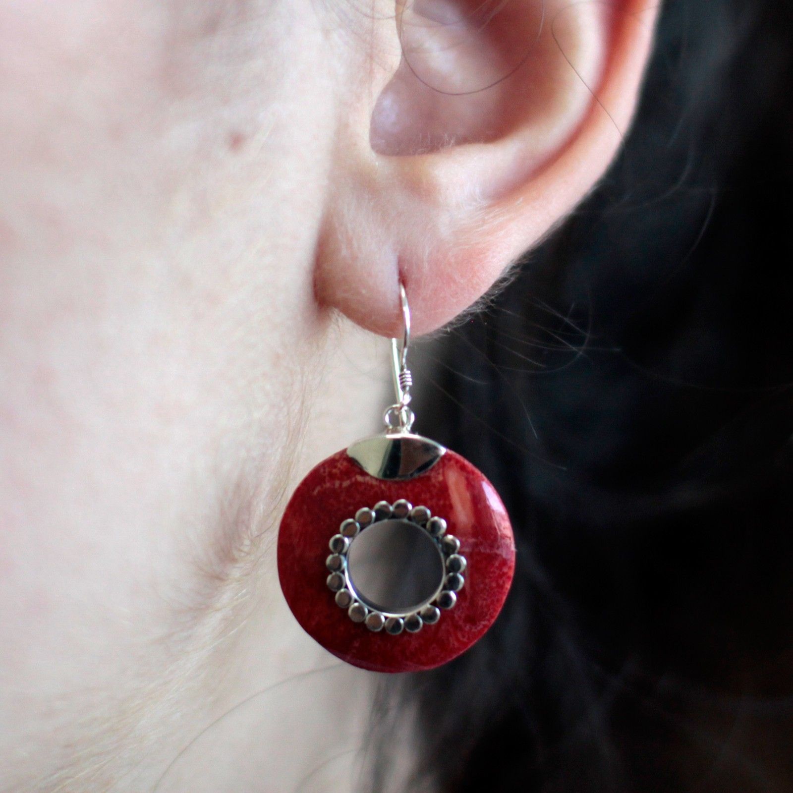 Hand-made 925 silver earrings with a smooth coral design from Bali.
